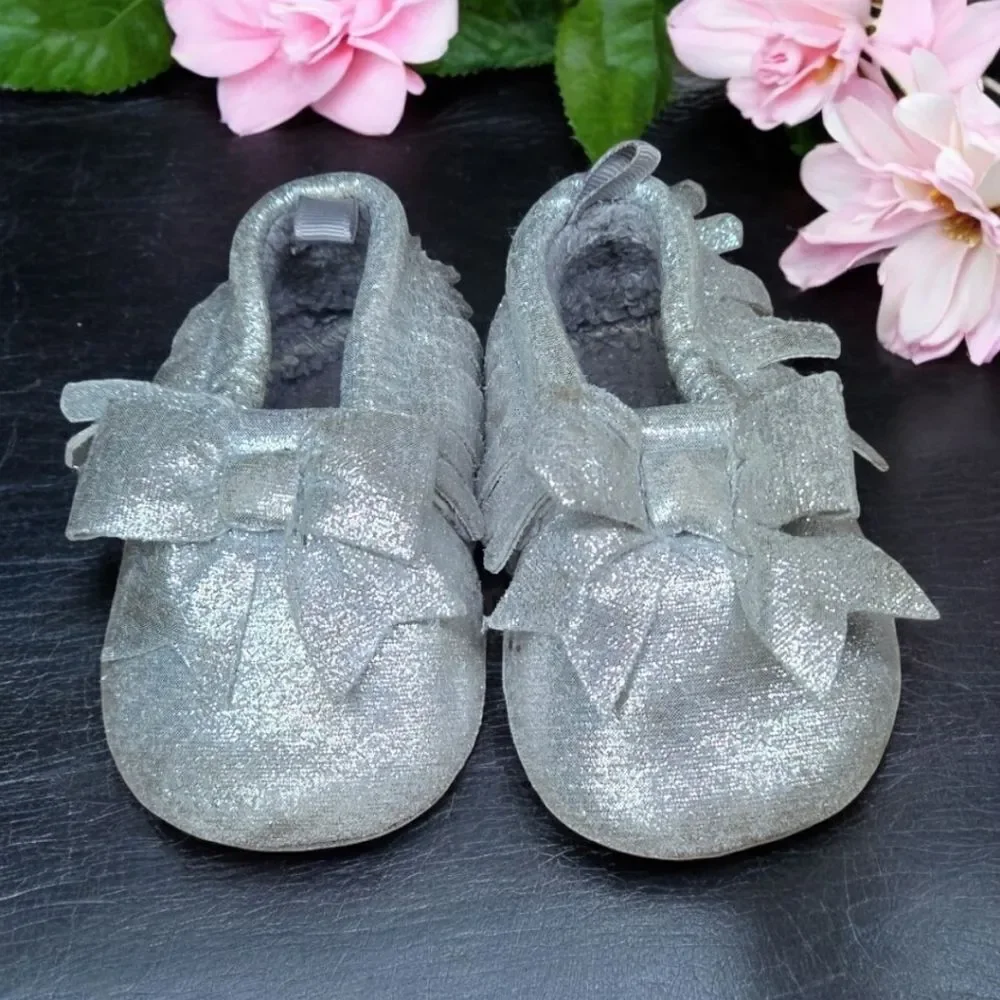 Baby Silver Moccasins 6 9 Month Metallic Bow Crib Shoes First Steps Photo Outfit